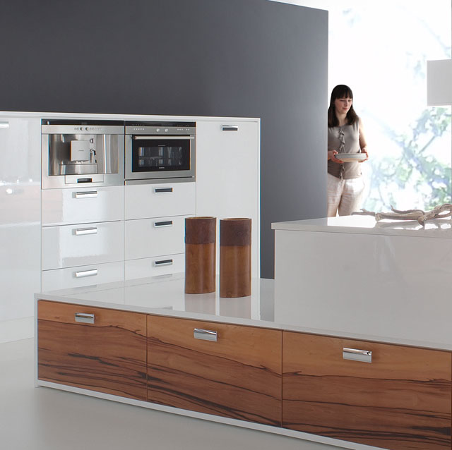طراحی و اجرای کابینت آشپزخانه زیبا با ام دی اف هایگلاس